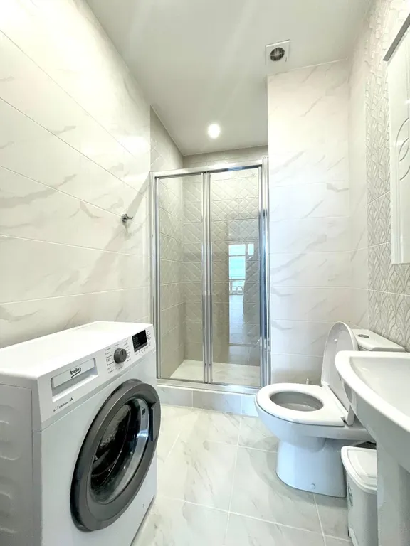 Эллинг на берегу моря