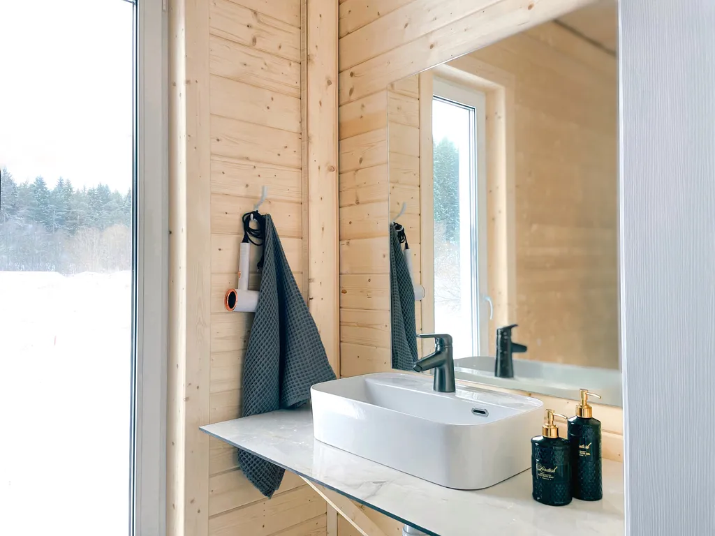 Двухэтажный дом с 3 спальнями и террасой