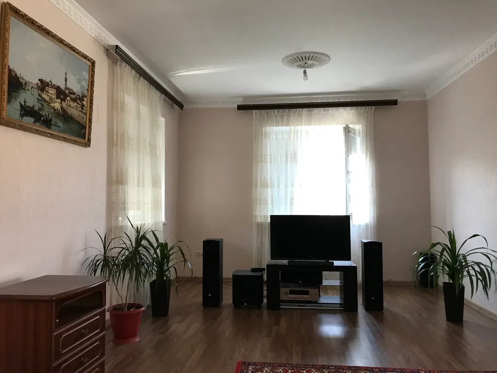 Уютный дом в центре города