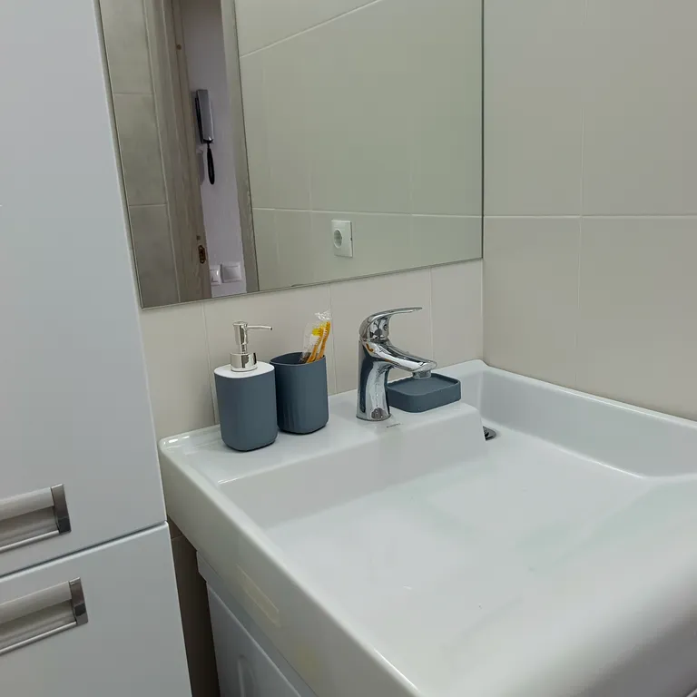 Квартира -студия с современным ремонтом