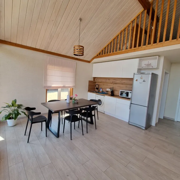 Уютный дом у моря