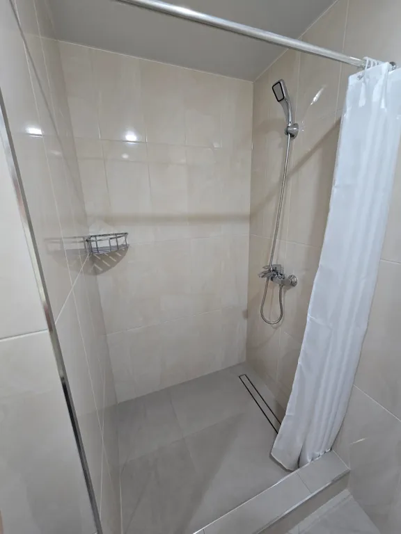 Светлая уютная просторная комната в гостевом доме Горячеводский