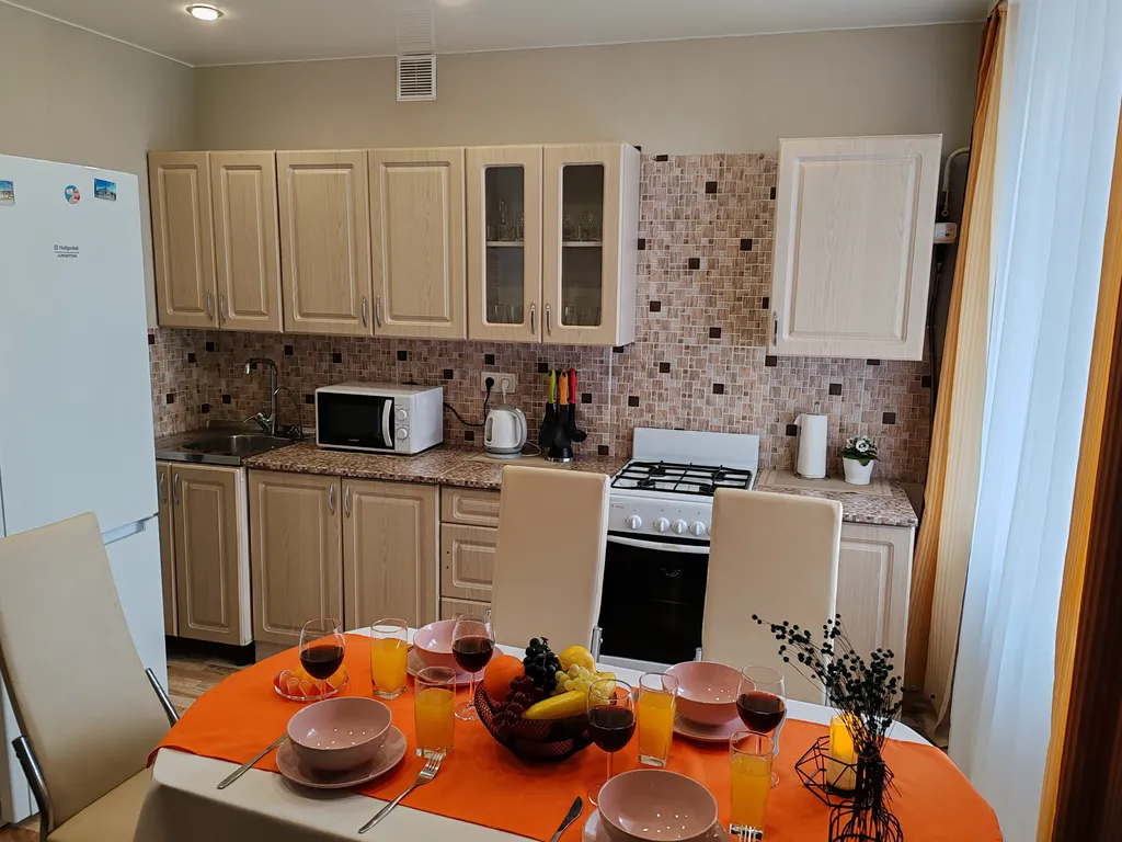 Квартира Большая и уютная квартира недалёко от центра с Кондиционером — Великий Новгород