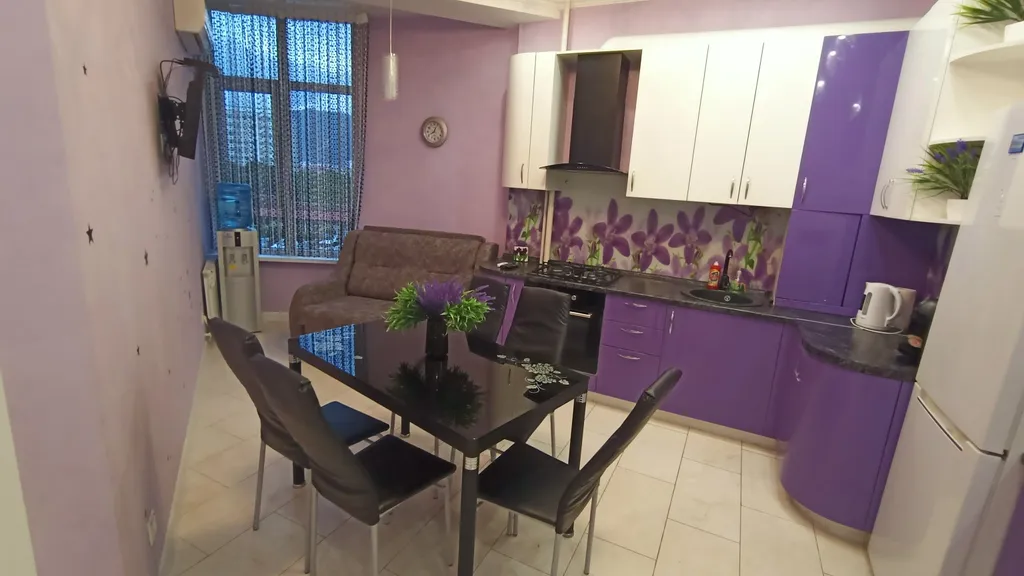 Евротрешка на берегу моря