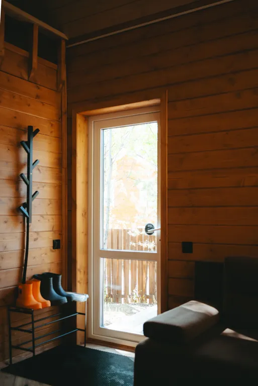 Барнхаус с панорамными окнами и банным чаном фурако