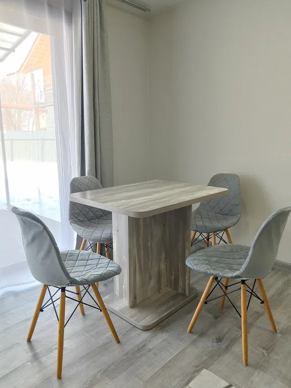 Домик с видом на озеро