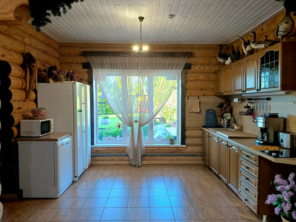 Уютный дом с бильярдом и сауной на побережье водохранилища