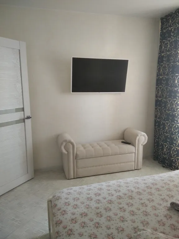 Евродвушка возле набережной