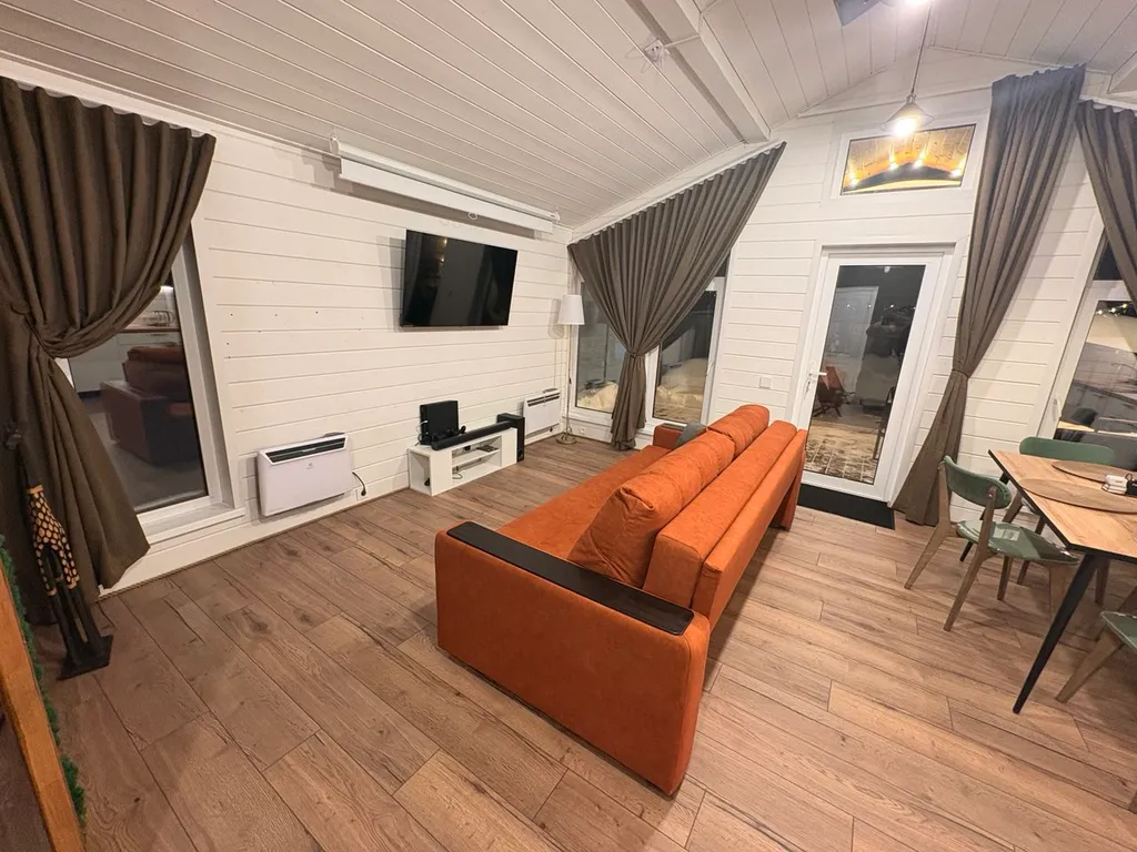 Домик в черте города Климовск