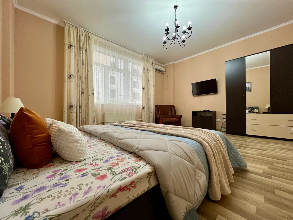 Рядом пляж парк Победы Херсонес не берем оплату за уборку