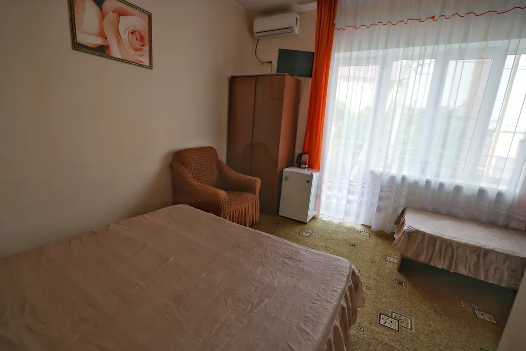 Квартира Трехместный номер с доп. местом с балконом и видом на горы — Лазаревское