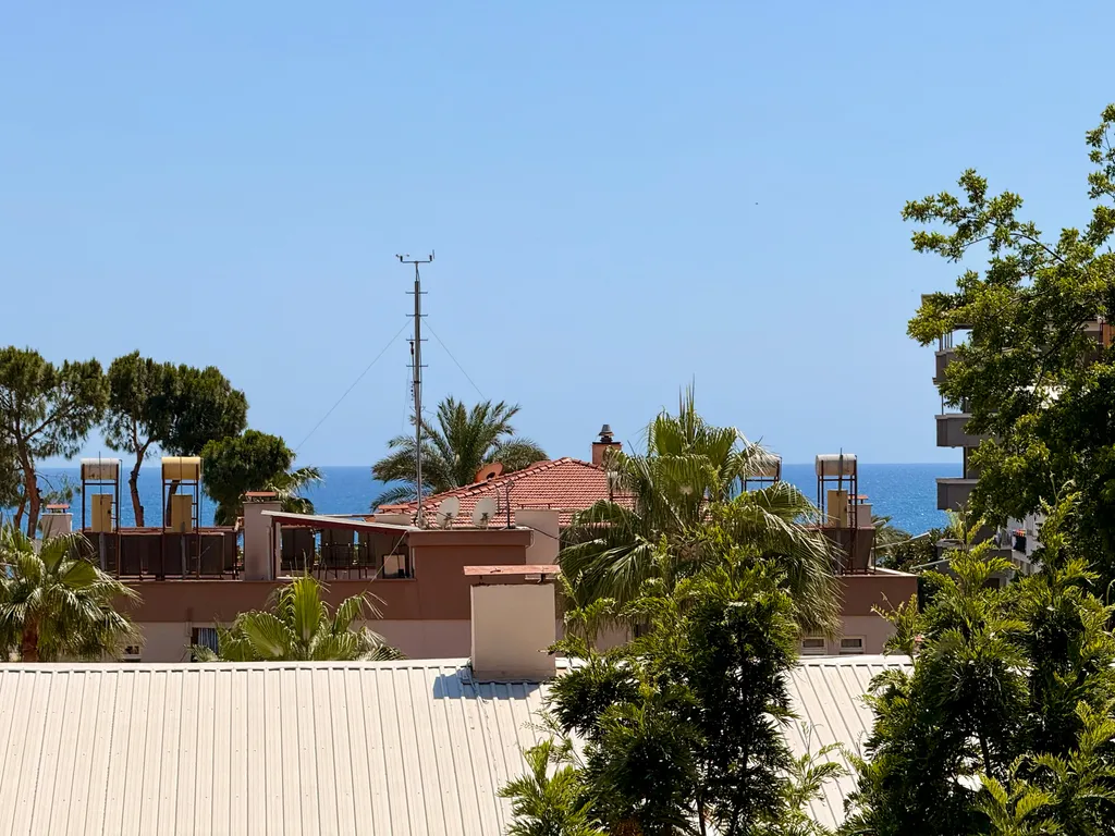 Квартира с видом на море и горы. Пляж Клеопатра