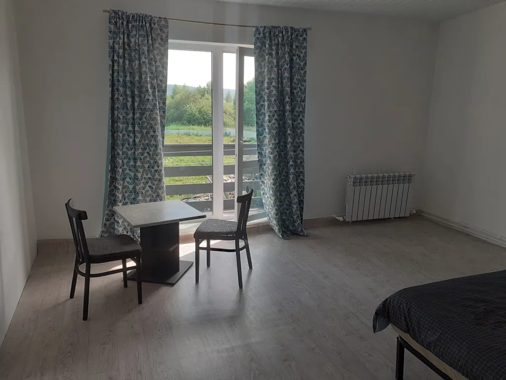 Уютный двухэтажный дом на берегу озера горнолыжный комплекс Кандрыкуль