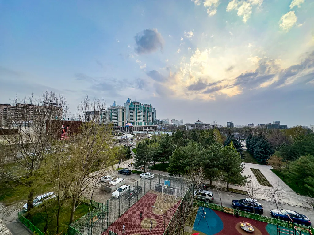 Квартира в самом центре для туристов и командированных с видом на горы