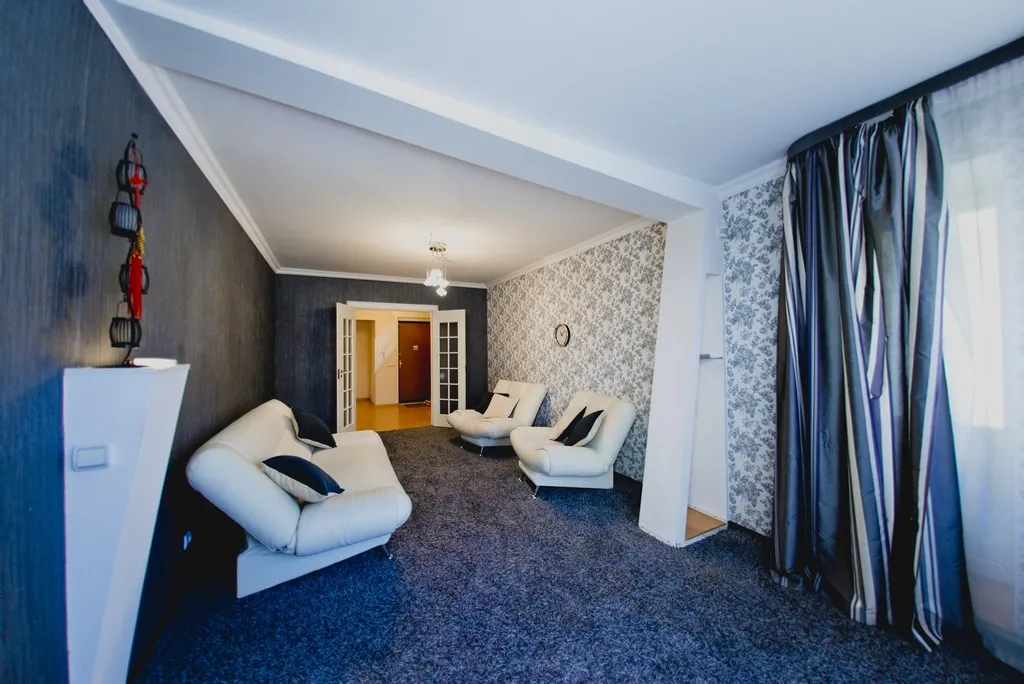 3-комнатная квартира в центре (рядом с ОГУ) — аренда посуточно в Оренбург