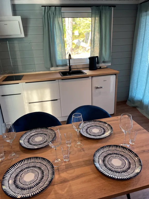 Дом на воде, хаусбот в Карелии