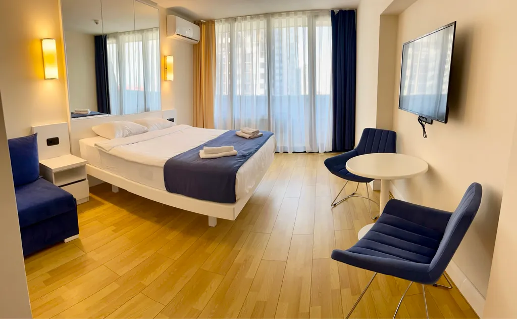 Уютные светлые апартаменты-студия в Орби Сити блок С