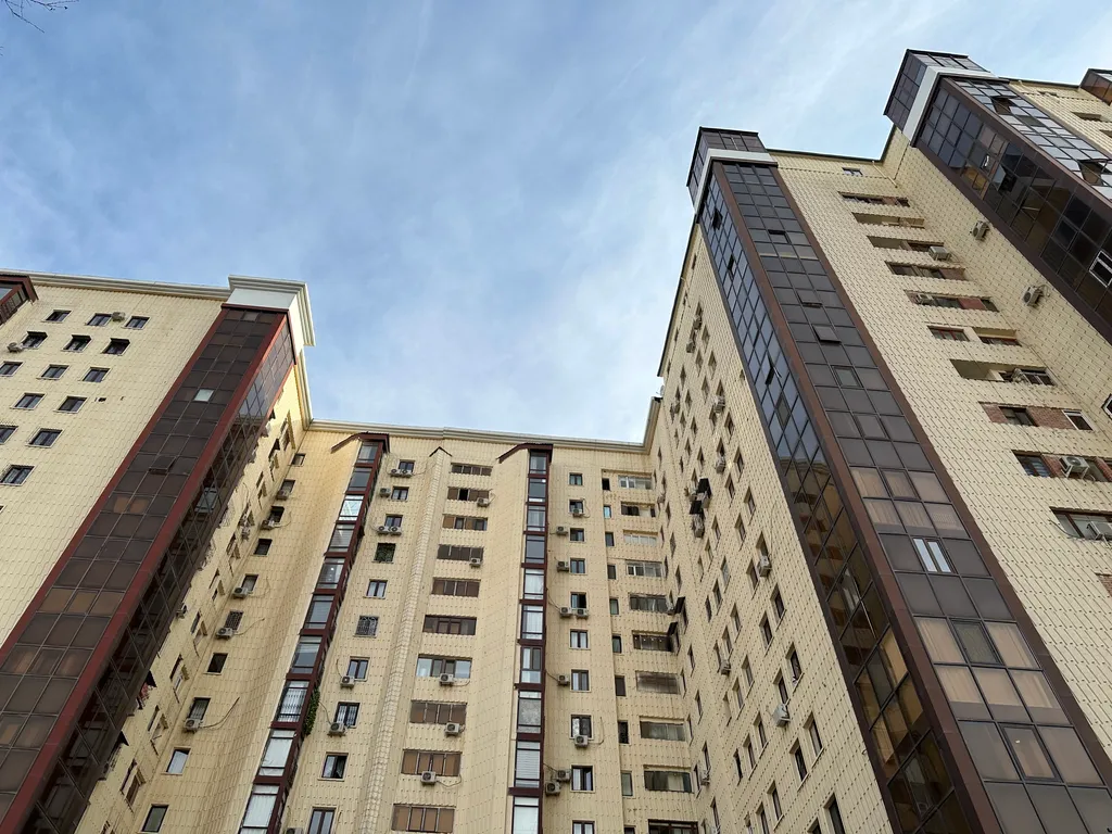 Панорамная и огроная квартира на 16 этаже