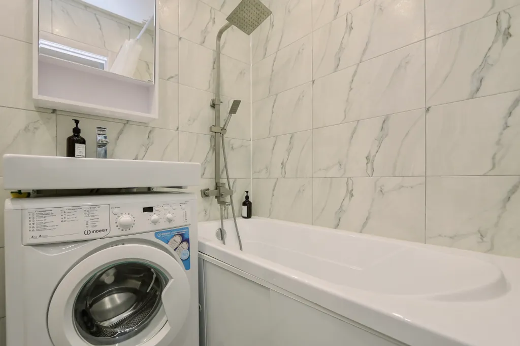 Oчень cветлaя и проcторная квартира с бaлкoном