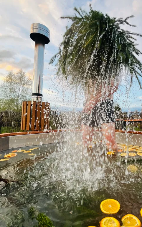 Уютный современный дом с террасой и банным чаном на участке 17 соток