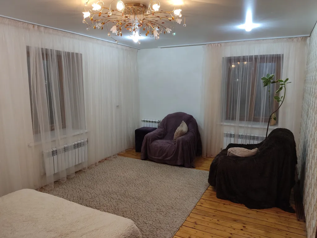 Дом у пруда, баня.