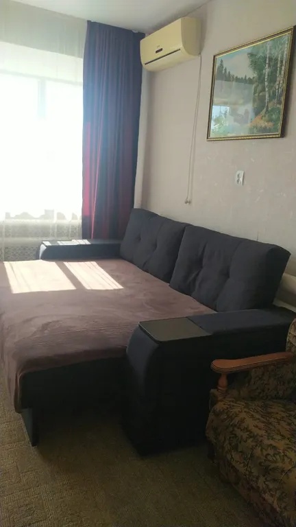 Уютный дом в зеленом дворе