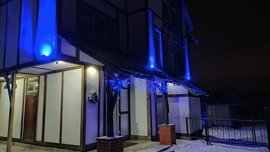 Коттедж для гостей в Ильичево. Баня, бассейн, камин.