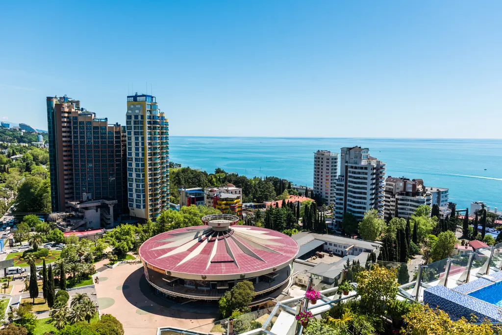 Студия с бассейном - вид на море