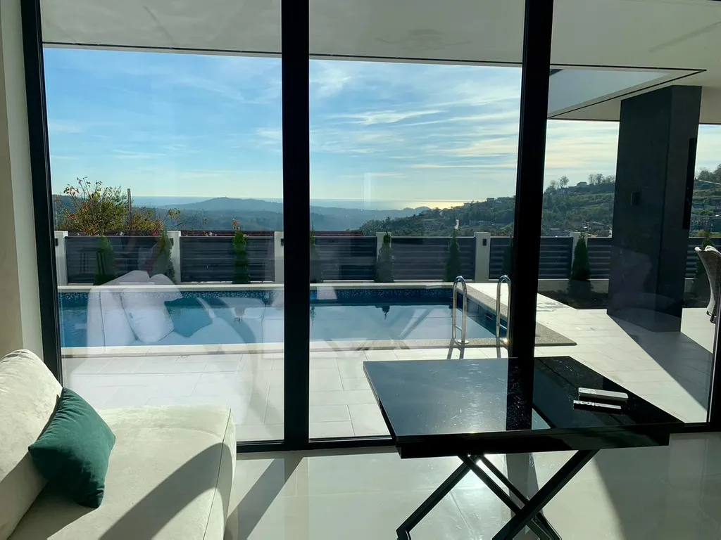 Шикарная Вилла с видом на море и горы