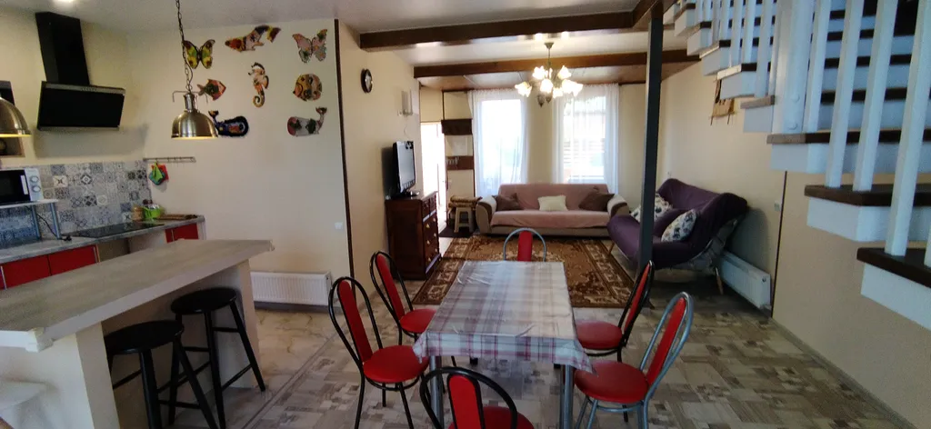 Двухуровневые апартаменты с отдельным входом в Старом городе