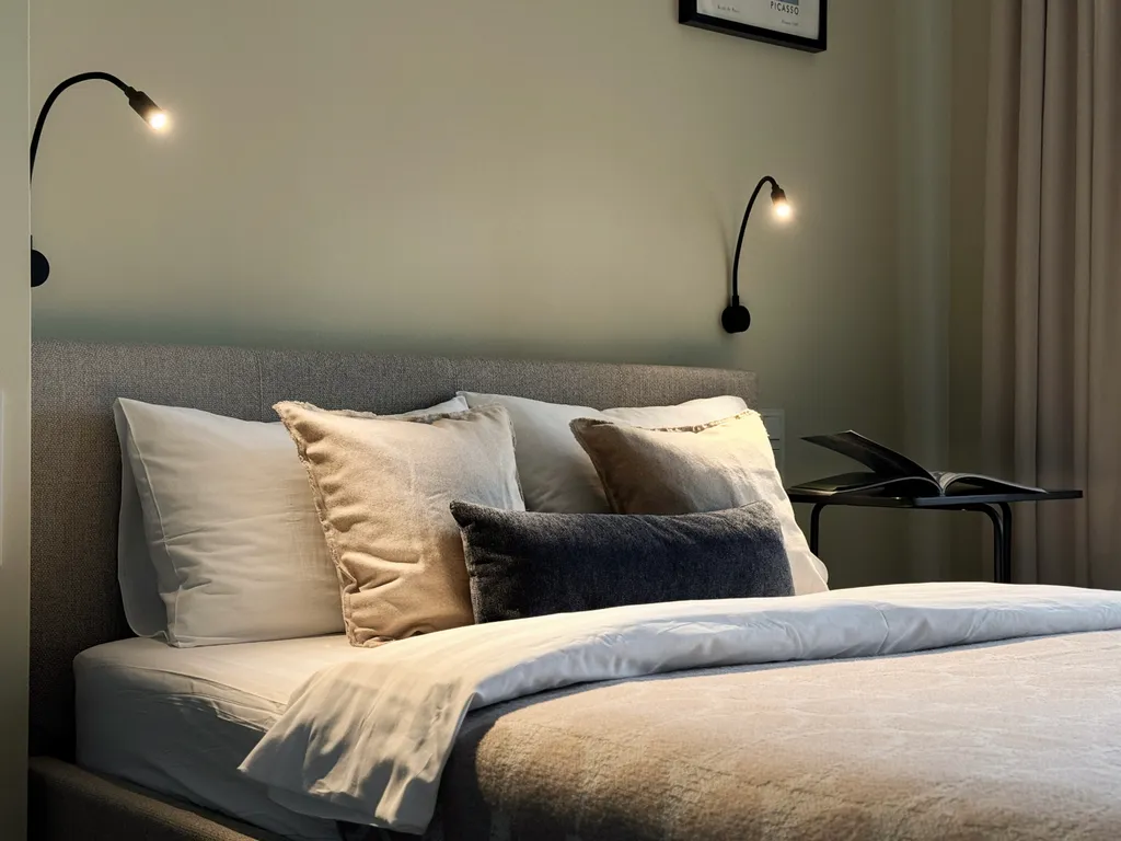 Студия в центре с балконом и стильным дизайном