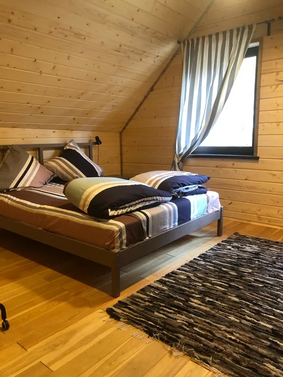 Сосновое шале на берегу Сямозера