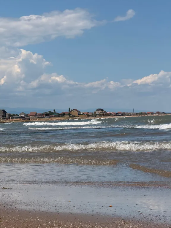 Домик на побережье Каспия