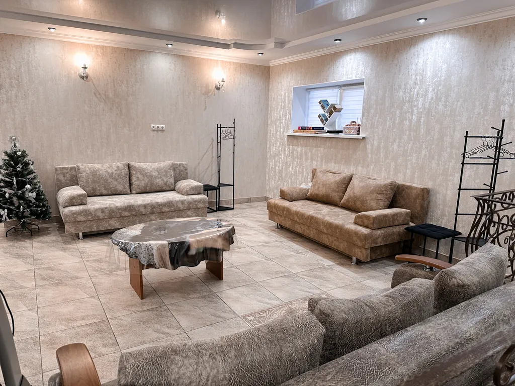 Дом с бассейном и баней в Самаре