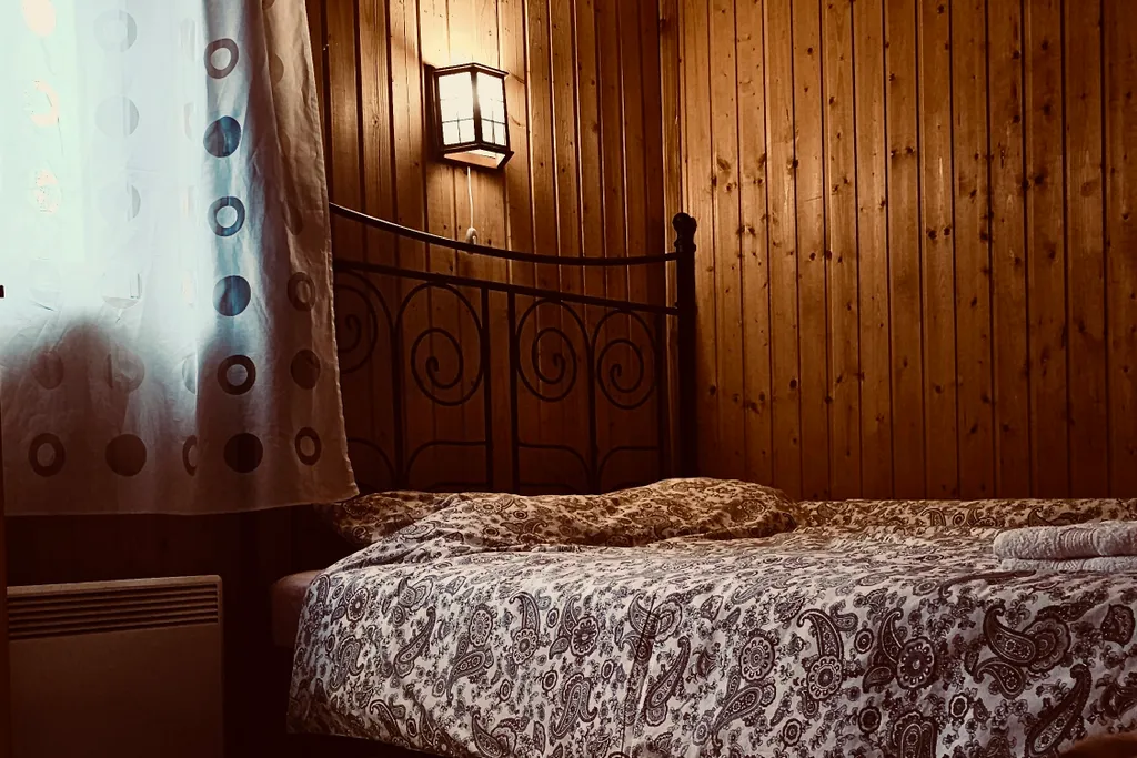 Большой дом с сауной на берегу реки Тулома с собственной территорией