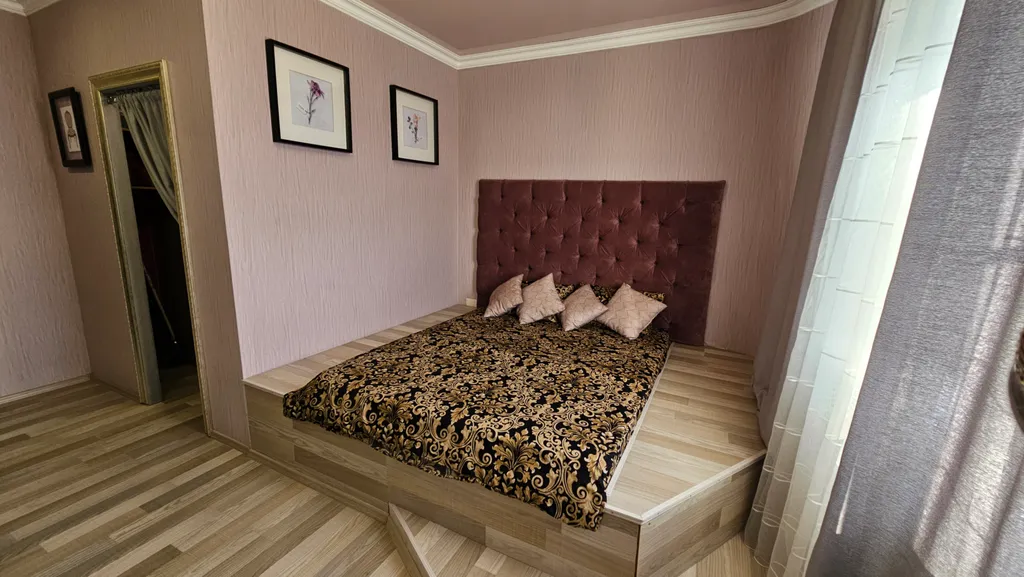 Уютная двухкомнатная квартира, расположенная рядом с парком Галицкого