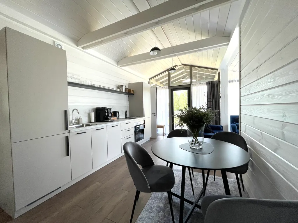 Домик с видом на реку