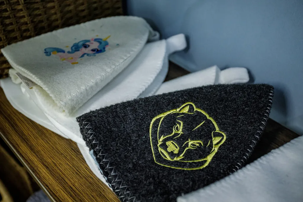 Дом на берегу реки