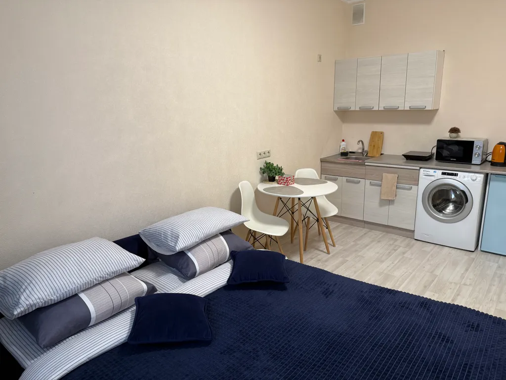 Квартира Студия с балконом — аренда посуточно в Голубое