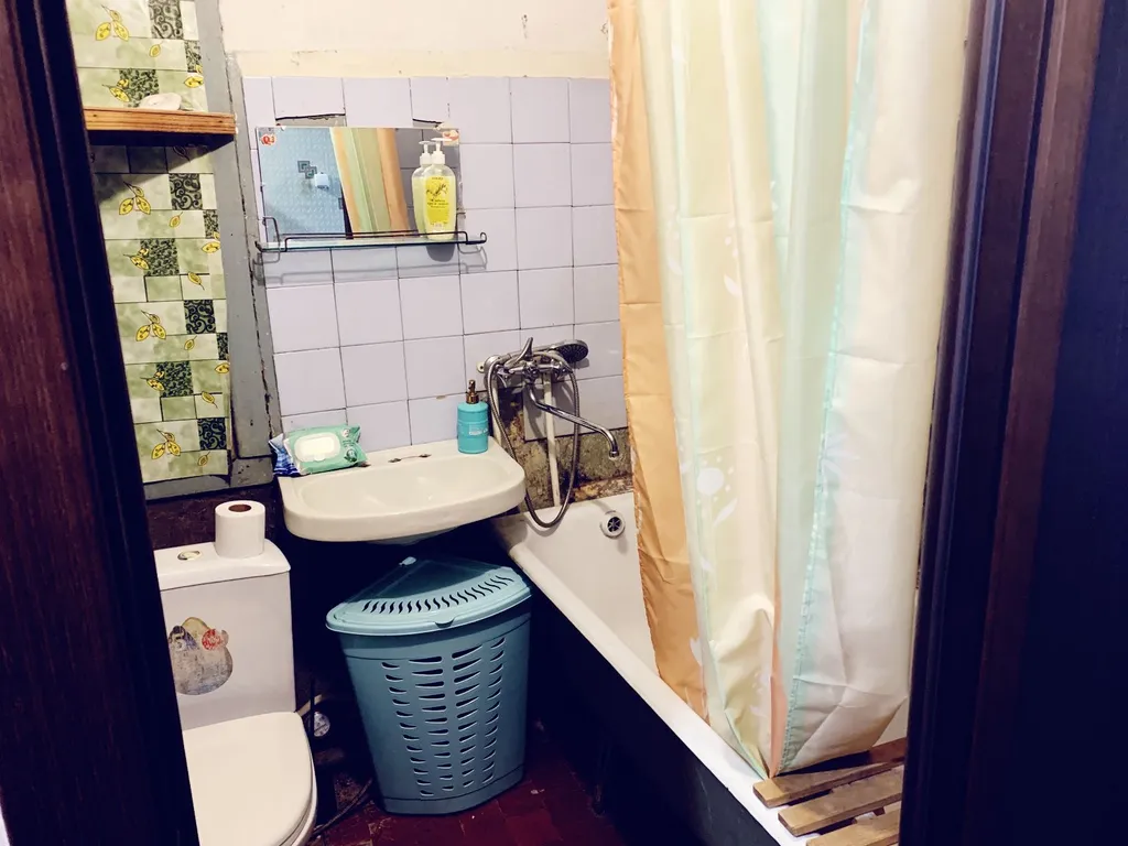 Квартира эконом класс, в 200 метрах дворец спорта, недалёко вокзал