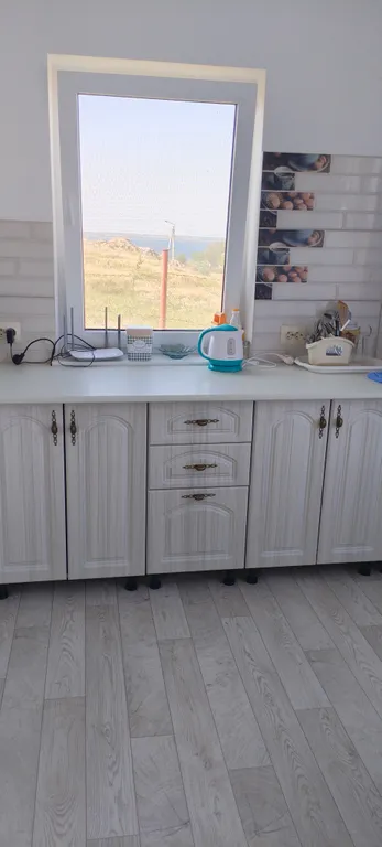 Уютный дом с кухней, на берегу моря