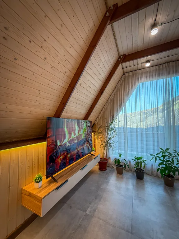 Уютные домики a-frame в горах