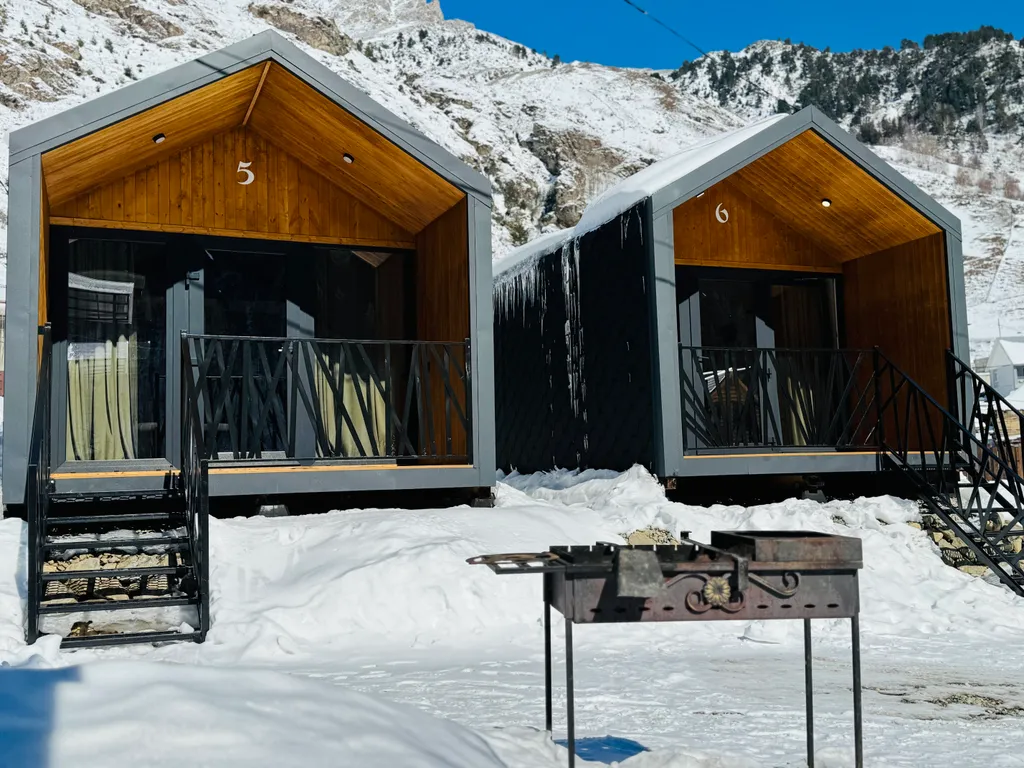 Дом с видом на Кавказский хребет