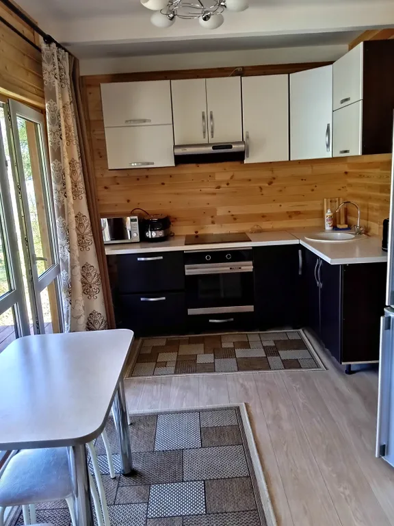 Дом для семьи с детьми с видом на озеро и горы