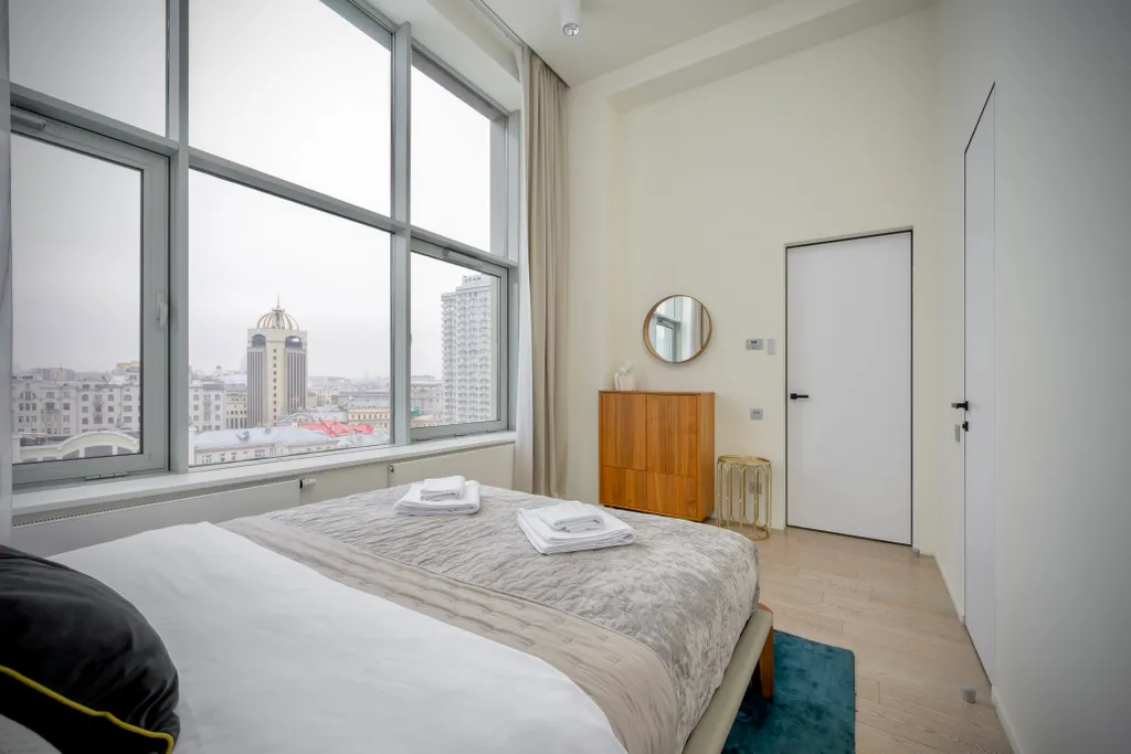 Стильный видовой апартамент в центре