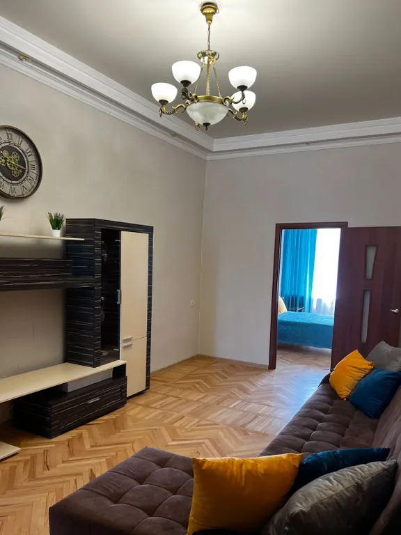 Атмосферная квартира в дореволюционном доме в центре