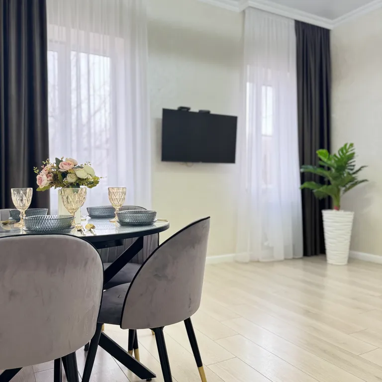 Роскошная двухкомнатная квартира! Центр курортной зоны