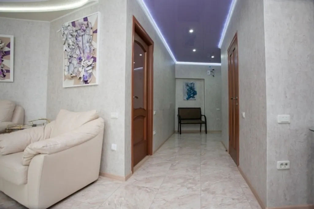 Шикарные двухкомнатные апартаменты на полощади Революции с джакузи