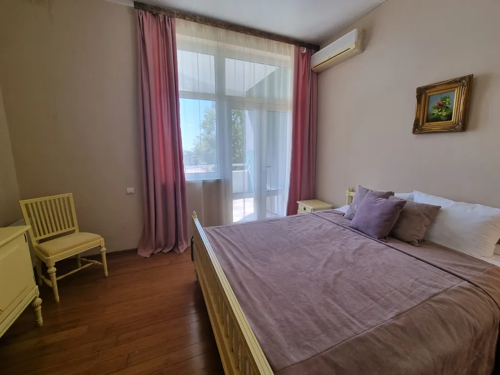 Вилла с открытым бассейном и видом на море