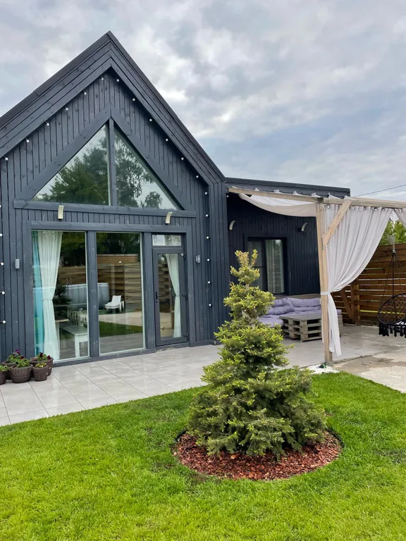 Черный дом на 10+4 человек